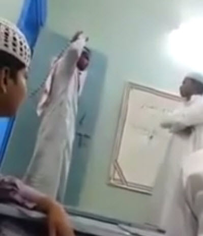 فصل المعلم: فيديو ضرب الطالب بالسوط