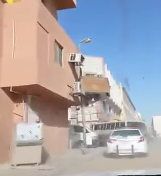 مطاردة المرور لباص في البطحاء (فيديو)