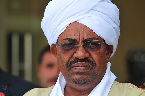 البشير يصل الرياض: لقاء مع خادم الحرمين
