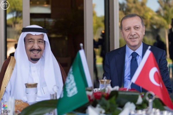 الرئيس التركي يستقبل خادم الحرمين الشريفين