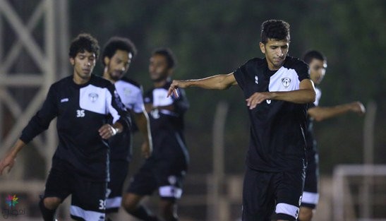الأهلي يتغلب على القادسية: فوز ثمين!