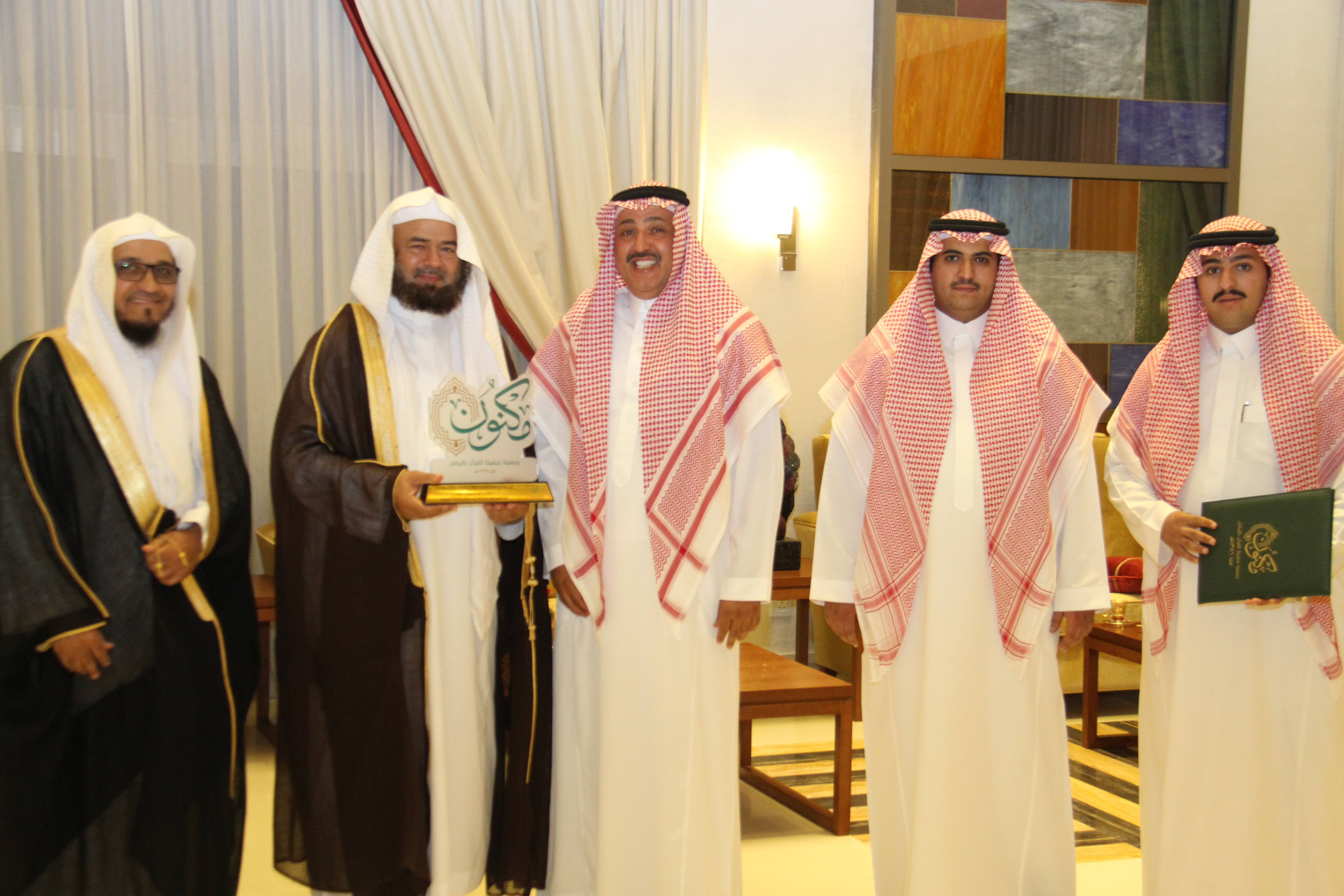 الهذلول يزور رجل الأعمال الجدّوع ويشيد بدعمه لـ"مكنون"