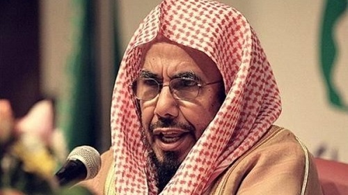الشيخ المطلق: لم أدعُ لخلع الحجاب وهذا ما قلته عن العباءة