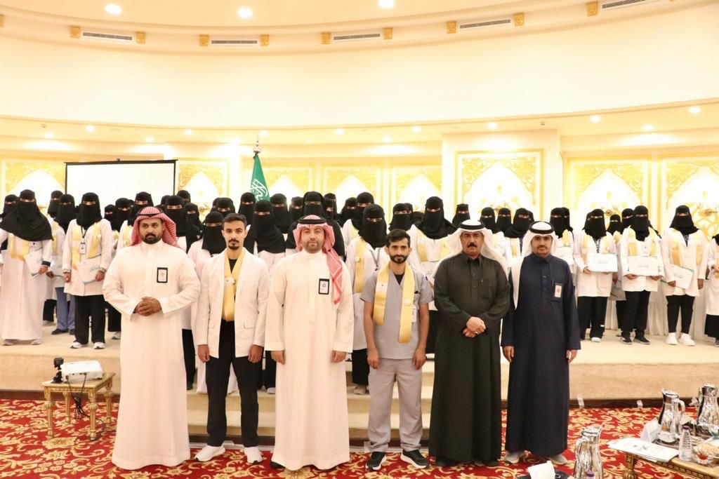 صحة بيشة: تخريج 81 متدرباً ومتدربة لبرنامج تأهيل التمريض للرعاية الحرجة