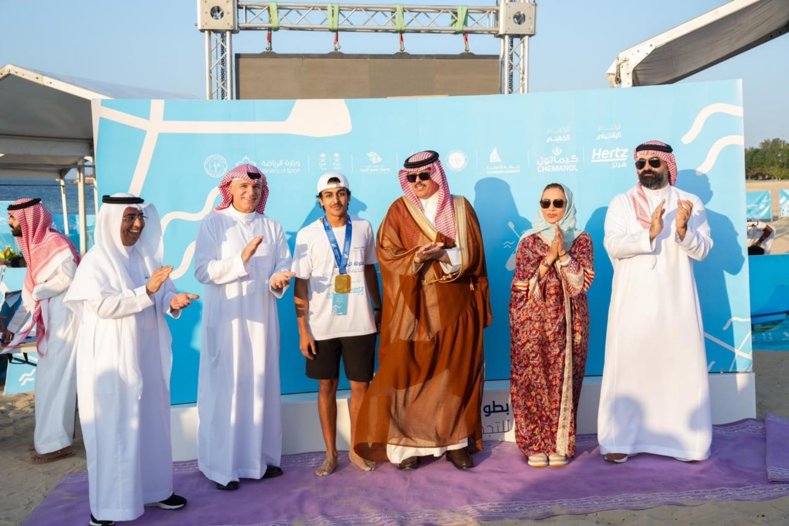 محافظ الجبيل يتوج ابطال المملكة للتجديف الساحلي
