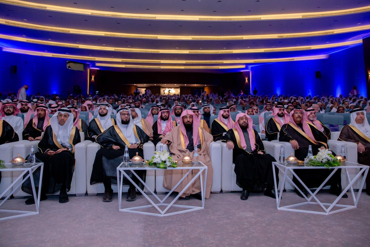 أمير الشرقية يرعى تخريج ٥٧١ حافظاً للقرآن من الجمعية الخيرية بالمنطقة