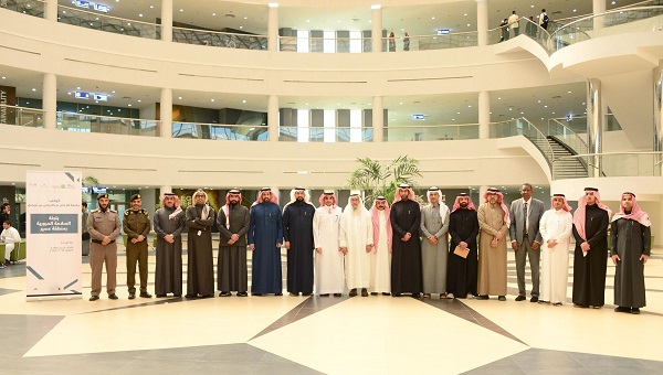 لجنة السلامة المرورية بجامعة الإمام عبد الرحمن بن فيصل تستقبل وفداً من منطقة عسير