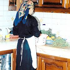 غرق سيارة دفع رباعي قطرية في البحر - فيديو